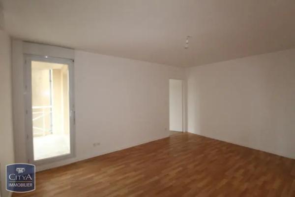 Appartement à louer 2 pièces 45.55m² Chartres (28000)