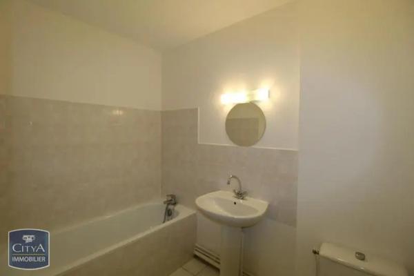 Appartement à louer 2 pièces 45.55m² Chartres (28000)
