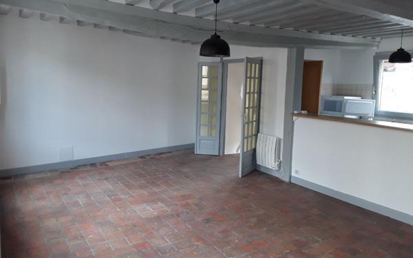 Appartement à louer    5 pièces •  Pont-l'Évêque