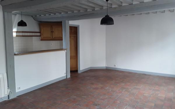 Appartement à louer    5 pièces •  Pont-l'Évêque