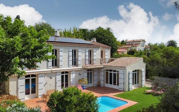 Maison à vendre    7 pièces •  Toulon