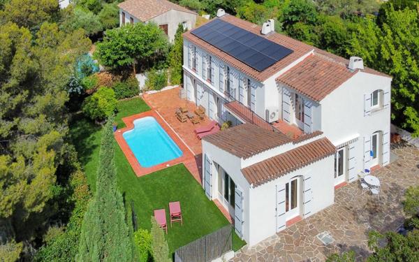 Maison à vendre    7 pièces •  Toulon