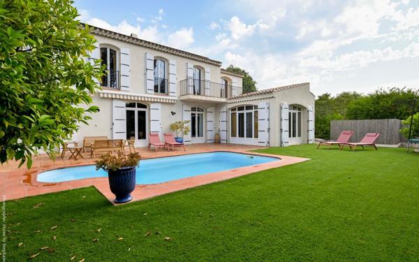 Maison à vendre    7 pièces •  Toulon