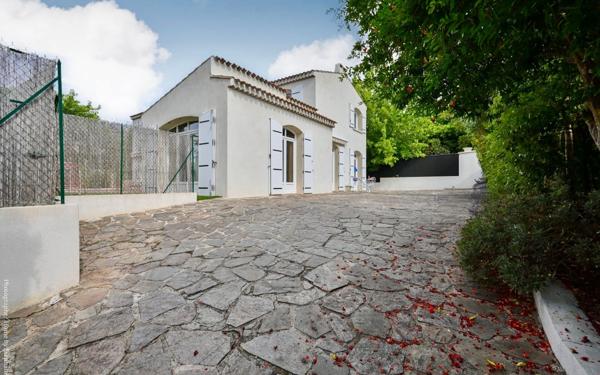 Maison à vendre    7 pièces •  Toulon