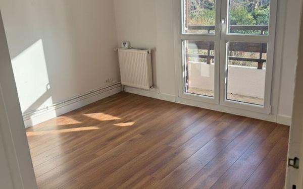 Maison à louer    4 pièces •  Noisy-le-Roi