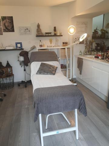 Fonds De Commerce à SAINT-JEAN-D'ANGELY, 17400 - 3 pièces 45m²