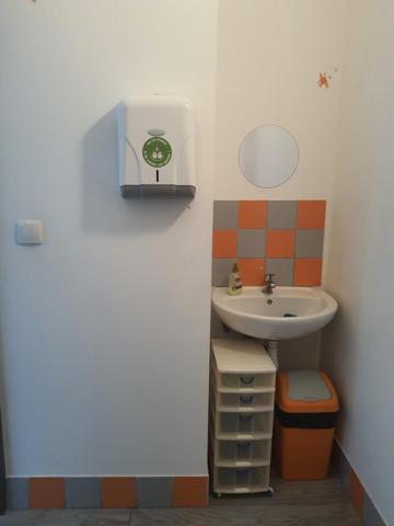 Fonds De Commerce à SAINT-JEAN-D'ANGELY, 17400 - 3 pièces 45m²