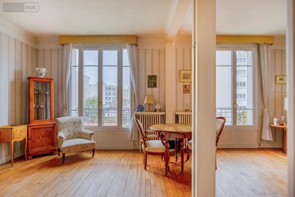 Appartement à vendre à Courbevoie dans les Hauts-de-Seine (92400), ref : 75022-894