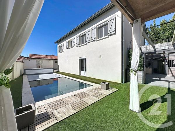 Maison à vendre  7 pièces - 152 m 2   GRIGNY  - 69
