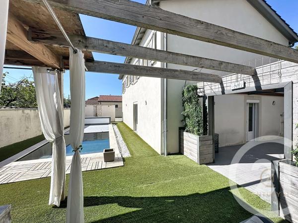 Maison à vendre  7 pièces - 152 m 2   GRIGNY  - 69