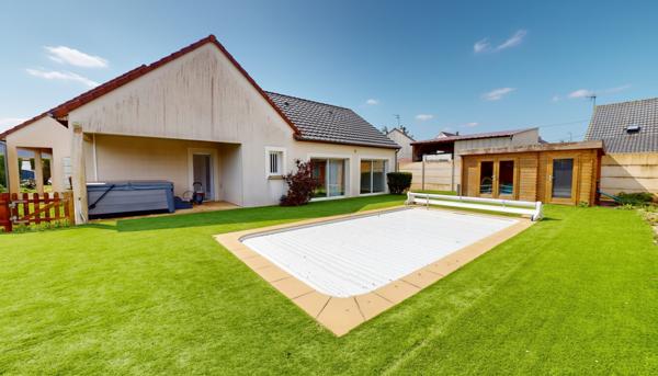Maison récente entièrement rénovée avec piscine et spa - Trouy Bourg