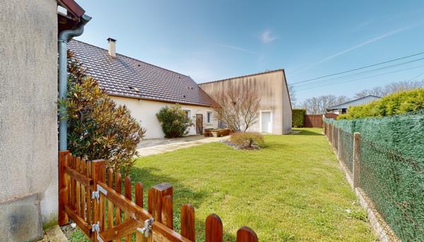 Maison récente entièrement rénovée avec piscine et spa - Trouy Bourg