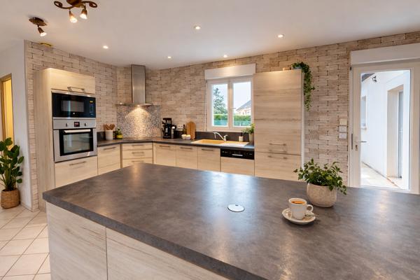 Maison récente entièrement rénovée avec piscine et spa - Trouy Bourg