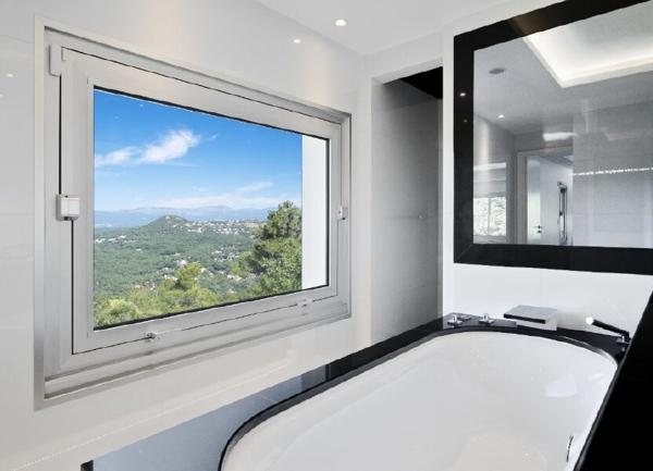 Maison à vendre    6 pièces •  Fréjus