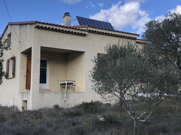 Esparron (83560) RARE - MAISON AUTONOME ET ISOLEE . 110 M²/8000 m² a 10' DE RIANS