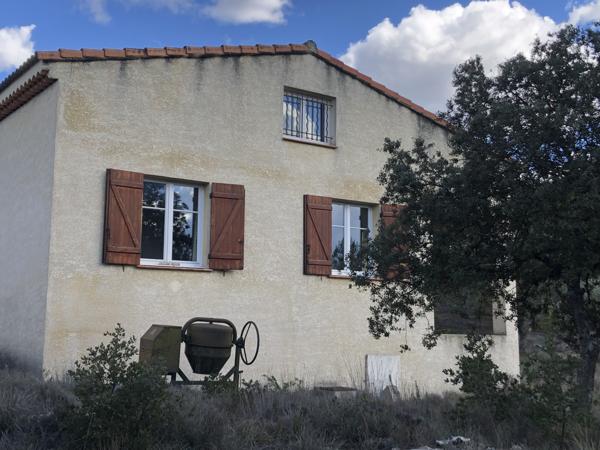 Esparron (83560) RARE - MAISON AUTONOME ET ISOLEE . 110 M²/8000 m² a 10' DE RIANS