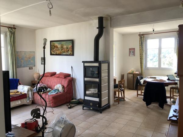 Esparron (83560) RARE - MAISON AUTONOME ET ISOLEE . 110 M²/8000 m² a 10' DE RIANS