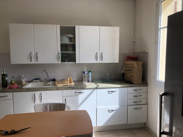 Esparron (83560) RARE - MAISON AUTONOME ET ISOLEE . 110 M²/8000 m² a 10' DE RIANS