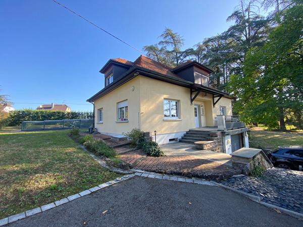 Maison - 6 pièces - 166 m²