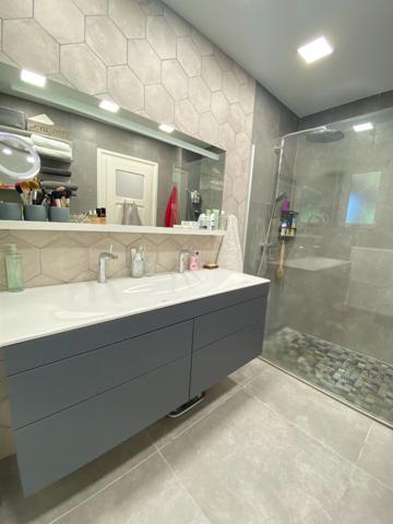 Maison - 6 pièces - 166 m²