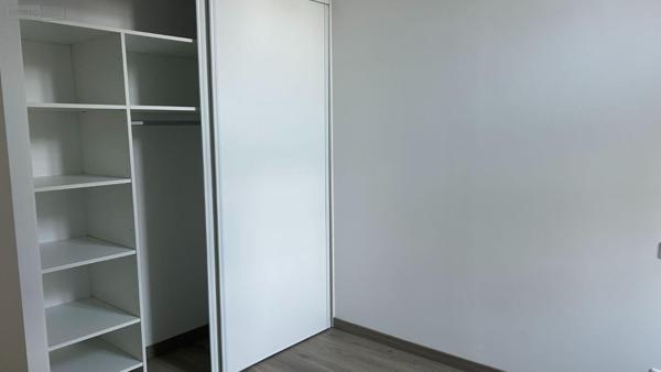 Appartement à louer à Glénac dans le Morbihan (56200), ref : 009/1324   
rue de l'église