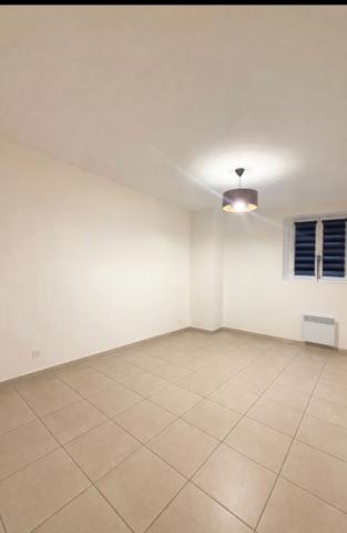 Immeuble - 5 appartements (T2-T4) avec terrasse et 5 box