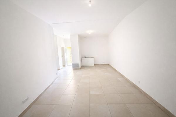 Immeuble - 5 appartements (T2-T4) avec terrasse et 5 box