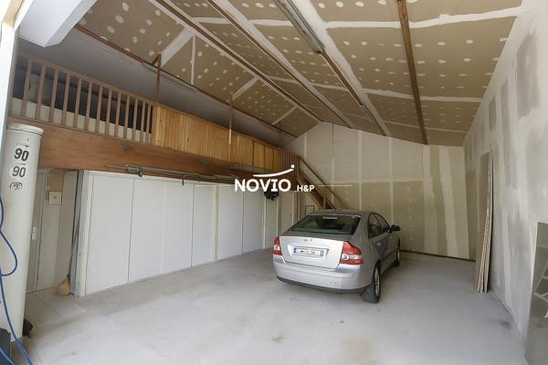 Maison d'habitation avec garage