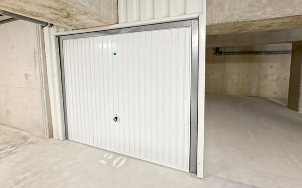 Stationnement à louer    12 m2 Orléans