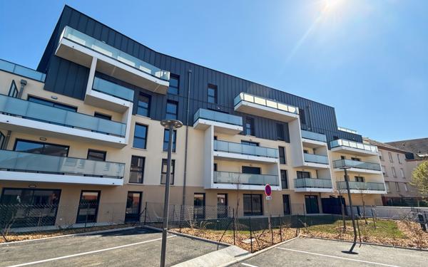 Stationnement à louer    12 m2 Orléans