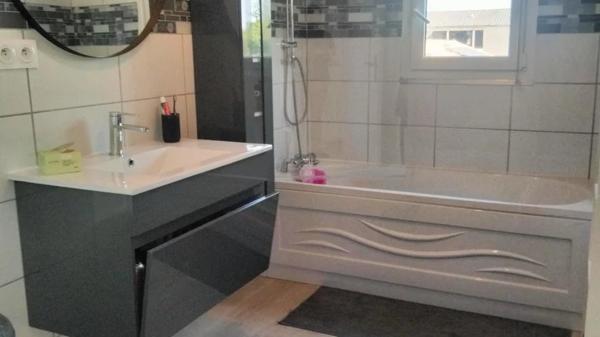 Maison 142m2, piscine , 2 mns de Neuville.