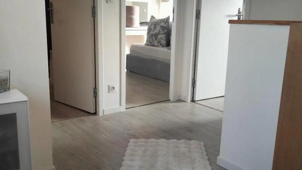 Maison 142m2, piscine , 2 mns de Neuville.