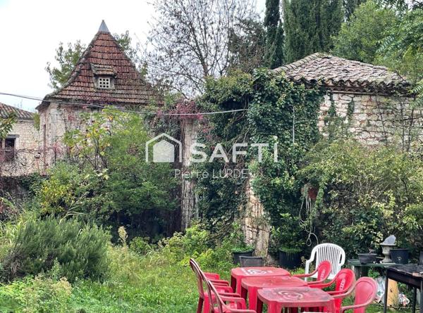 Maison de village à rénover avec garage et jardin