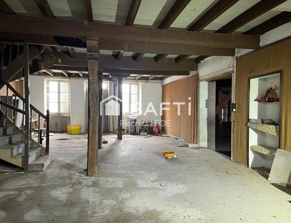 Maison de village à rénover avec garage et jardin