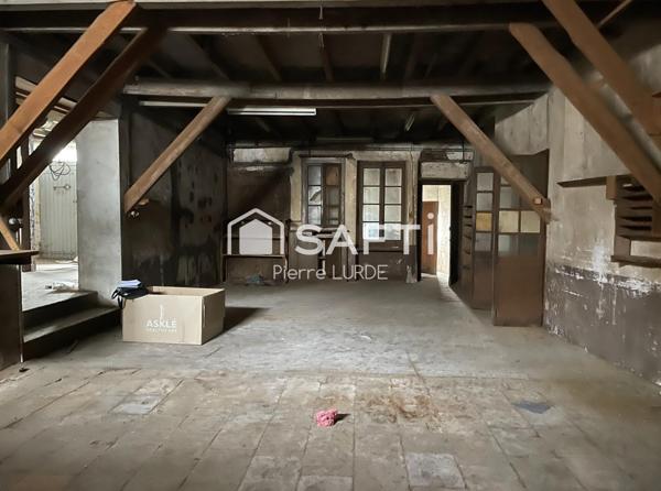 Maison de village à rénover avec garage et jardin