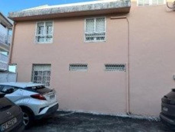 Immeuble à FORT-DE-FRANCE, 97200 - 296m²
