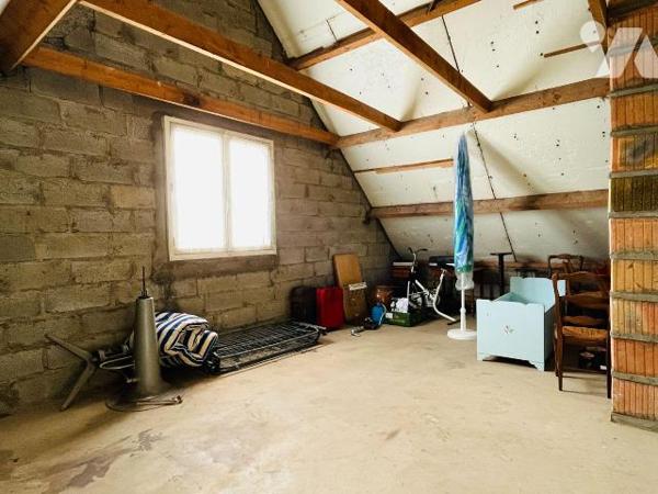 A vendre sur la commune de Avranches à Saint-Martin-des-Champs, dans un quartier recherché à de...