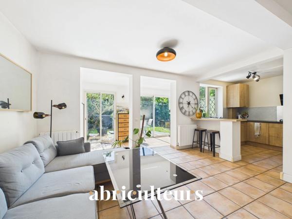 Votre oasis aux Chartrons : appartement avec jardin de 45 m²