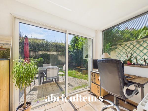 Votre oasis aux Chartrons : appartement avec jardin de 45 m²
