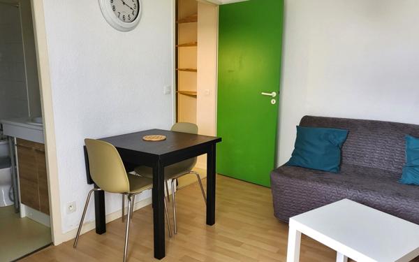 Appartement à louer    1 pièce •  Pessac