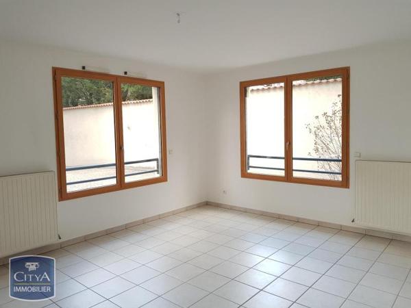 Appartement à louer 2 pièces 59.3m²