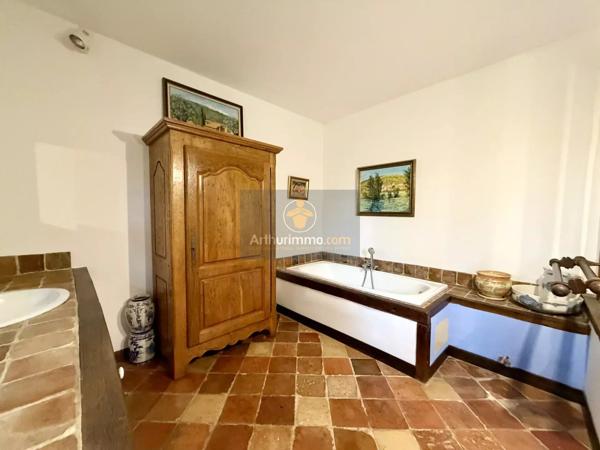 Vente                                                      Maison
                        
                     8 pièces                      280 m2                     à La Ferté-sous-Jouarre