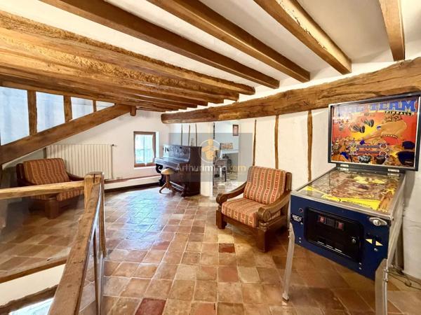 Vente                                                      Maison
                        
                     8 pièces                      280 m2                     à La Ferté-sous-Jouarre