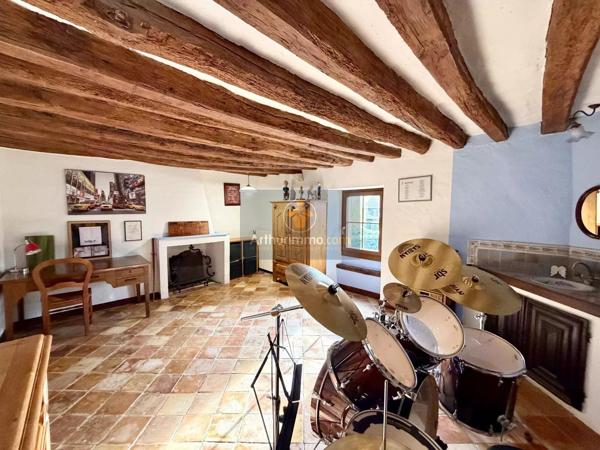 Vente                                                      Maison
                        
                     8 pièces                      280 m2                     à La Ferté-sous-Jouarre