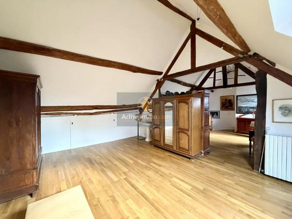 Vente                                                      Maison
                        
                     8 pièces                      280 m2                     à La Ferté-sous-Jouarre