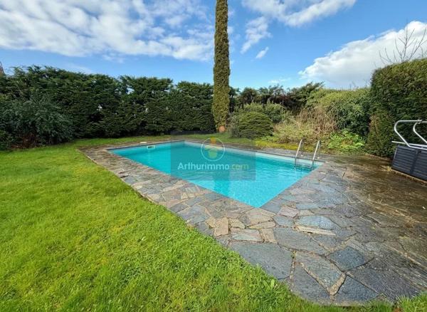 Vente                                                      Maison
                        
                     8 pièces                      280 m2                     à La Ferté-sous-Jouarre