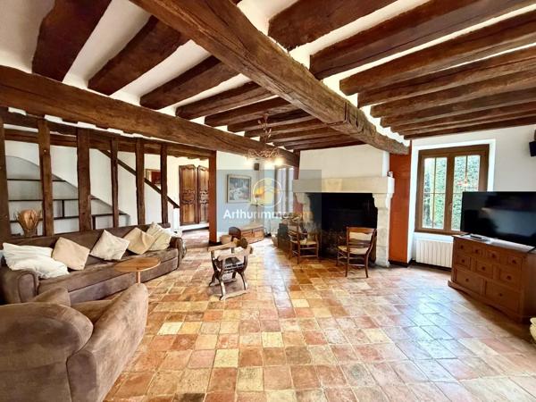 Vente                                                      Maison
                        
                     8 pièces                      280 m2                     à La Ferté-sous-Jouarre