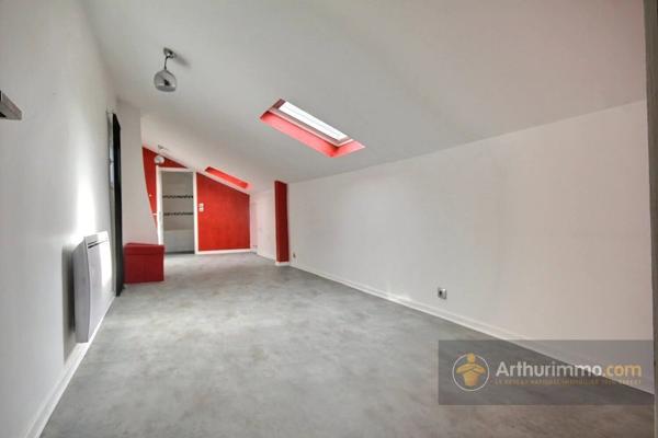 Vente                                                      Maison
                        
                     7 pièces                      161 m2                     à Créteil