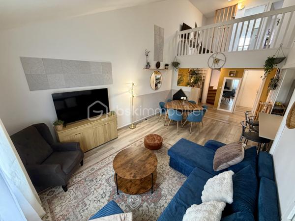 Situé dans la ville d'Evry Courcouronnes, dans un secteur très calme et recherché (LA DAME DU LAC), proche de toutes commodités (transports, écoles, commerces, activités...)

Laissez-vous charmer par ce joli F6 Duplex de 114m2 situé au 3eme et dernier étage (sans ascenseur).
Il se compose d'une entrée de 9m2 desservant un salon de 21m2 ouvert sur une cuisine de 10m2 avec avec accès a une loggia de 3,5m2, trois chambres de 9m2, 10m2 et 12m2, une salle de bains et un WC séparé.
Un escalier en colimaçon vous guidera vers une mezzanine de 8m2 avec vue sur le salon donnant accès à deux chambres supplémentaire de 8,5m2 (9,8m2 au sol) et 11m2, une salle d'eau avec WC et une pièce bonus de 3,5m2 (9,5m2 au sol) pouvant servir de petite chambre d'amis, dressing, débarras...

Un Box de 13,5m2 ainsi qu'une cave de 11m2 viennent compléter le bien.

Charges copropriété : 183€ / mois (entretient des parties communes + eau froide)
Taxe foncière : 1916€

Les Bonus :
Double vitrage PVC
Fibre
A6 et N104 à moins de 5min
Gare Evry Courcouronnes RER D à 15min à pied, 5min en bus
Le Spot (Evry 2) à 5min en voiture
Carré Sénart à 10min en voiture
Carrefour Villabé, IKEA, Castorama, LIDL... à 5min en voiture
Piscine, Gymnase, Stade à proximité

Disponible 7jrs/7 n'hésitez pas à me contacter pour plus d'informations et organiser une visite.

VIDÉO DISPONIBLE EN LIEN SUR L’ANNONCE OU SUR DEMANDE

>> 100% OUVERT AU PARTAGE INTER AGENCE !! <<