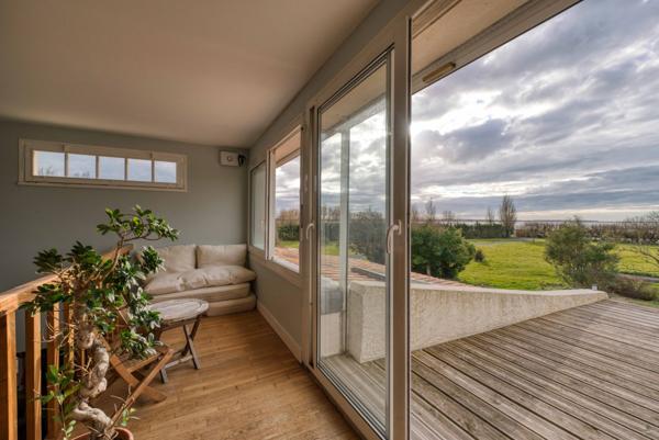 Propriété d’exception en bord de mer, au cœur d’un environnement naturel préservé